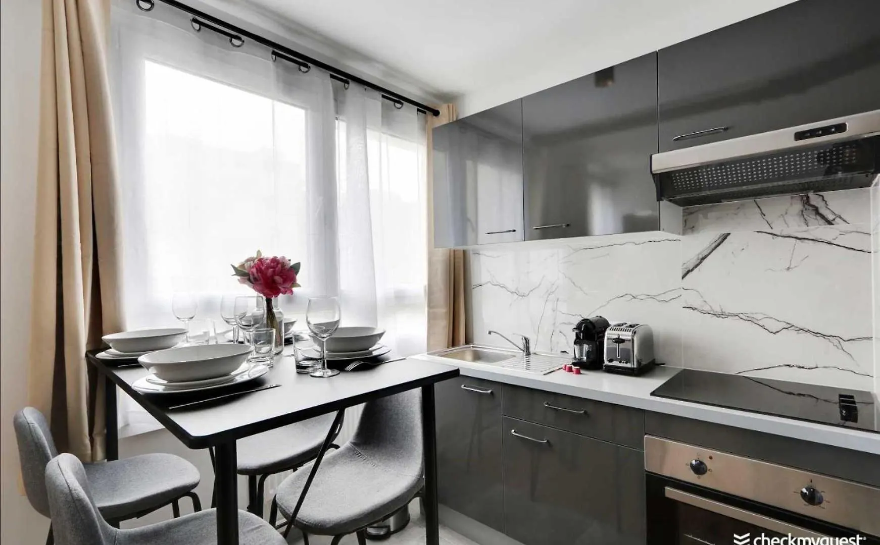 Cozy Apartment - 2Br 6P - Grenelle Párizs 0*,  Franciaország